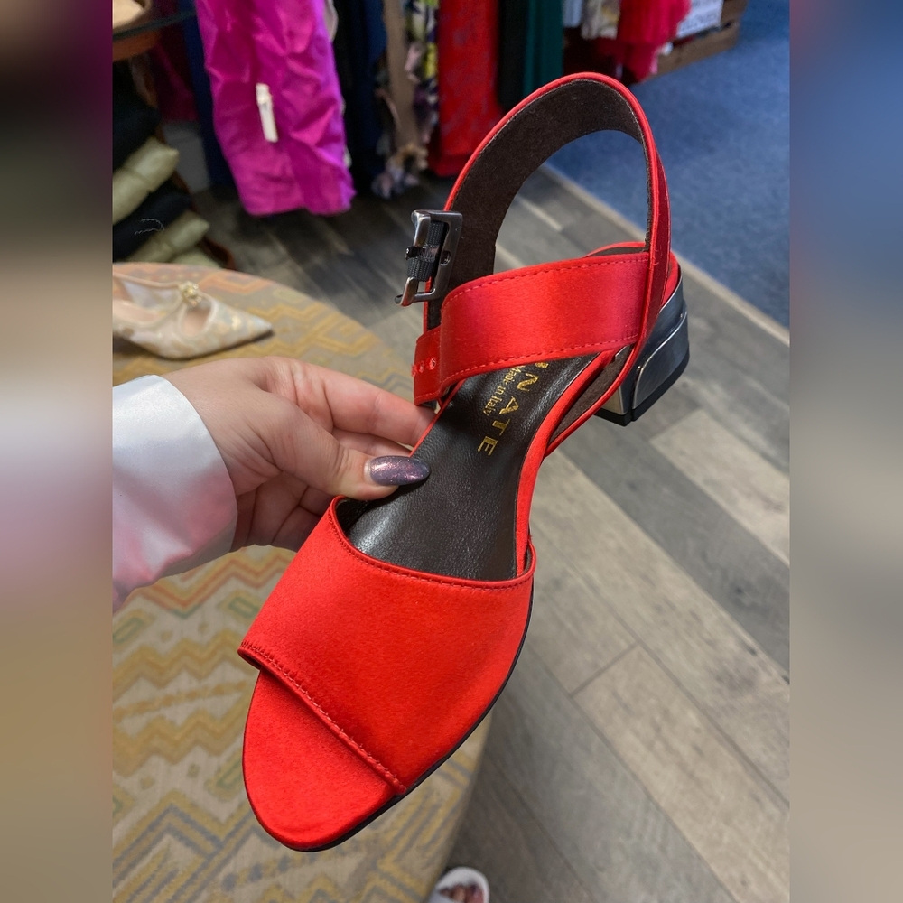 Sz 36 NIB $255 Brunate shoes